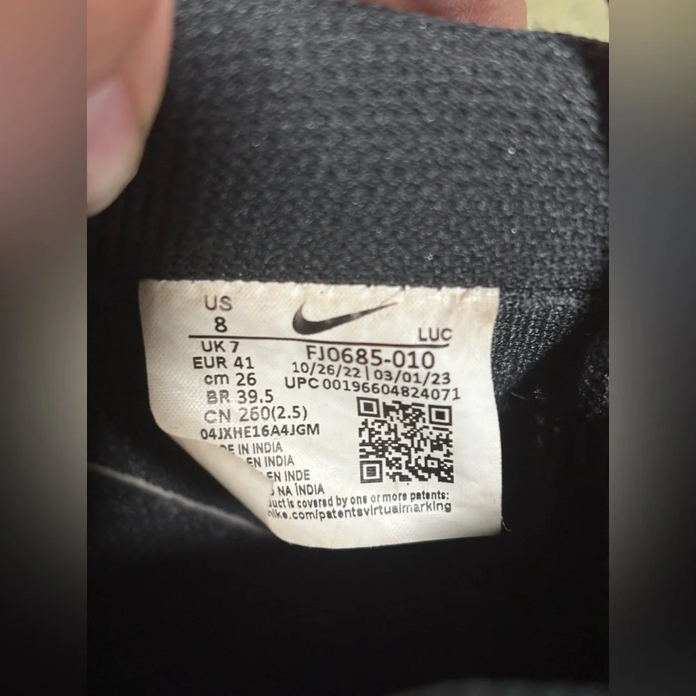 Nike Black Sneakers with Swoosh - Picture 6 of 6